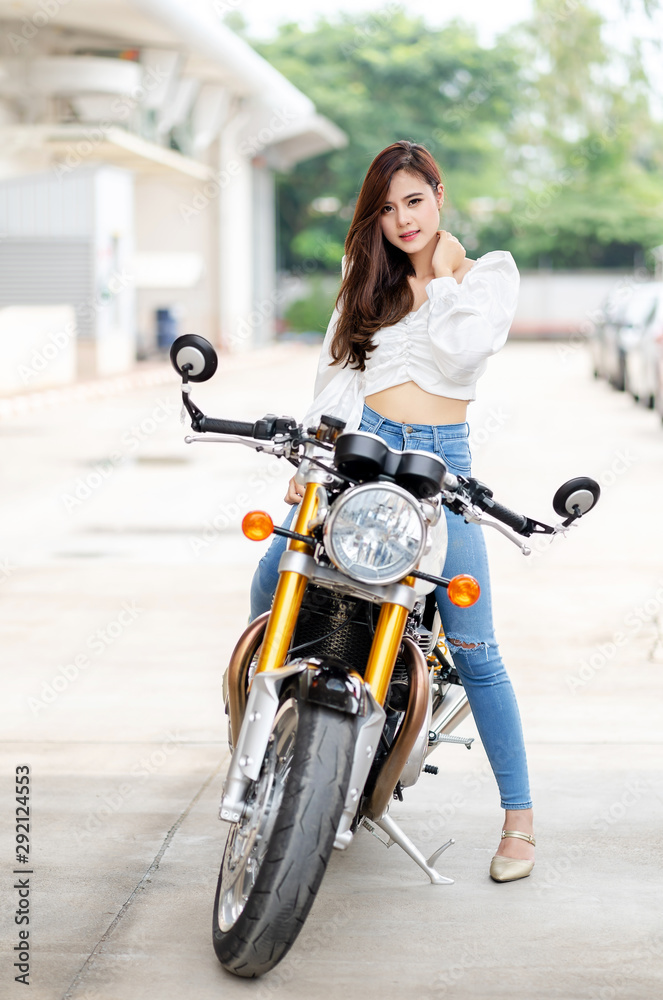 clinton snell share motorcycle girl pics photos