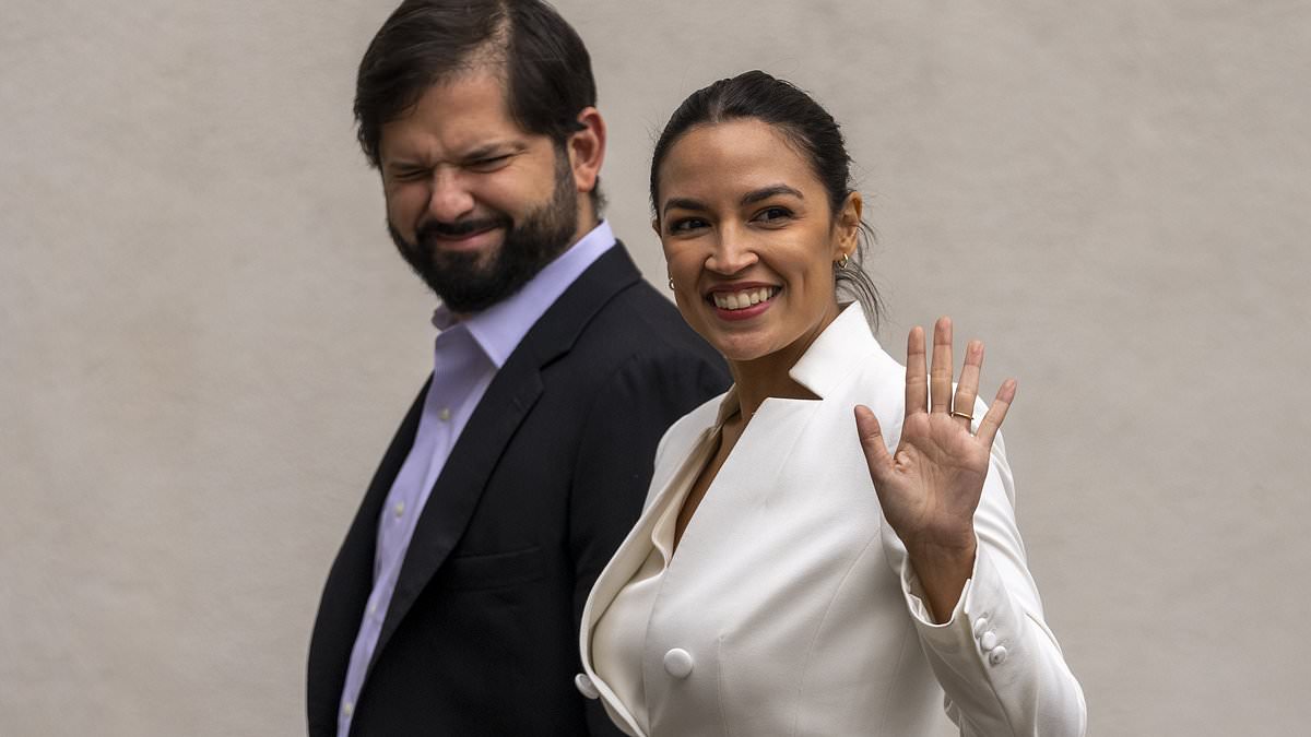 carloyn williams recommends Naked Pictures Of Aoc