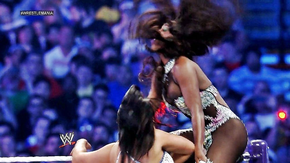 corinne delaney recommends naomi wwe nude pic