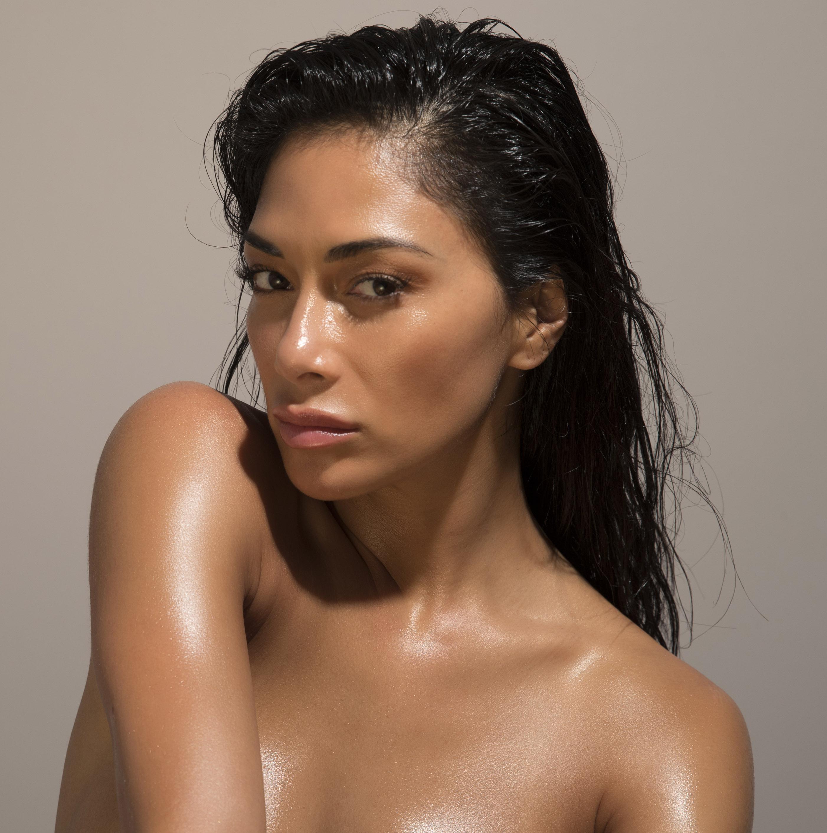 Nicole Scherzinger Topless girlfriend quiz