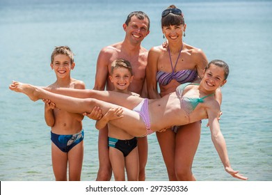 anson frank recommends Nudist Family Beach Fun