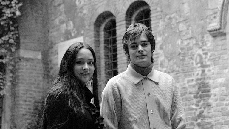 benmoussa recommends Olivia Hussey Romeo And Juliet Topless