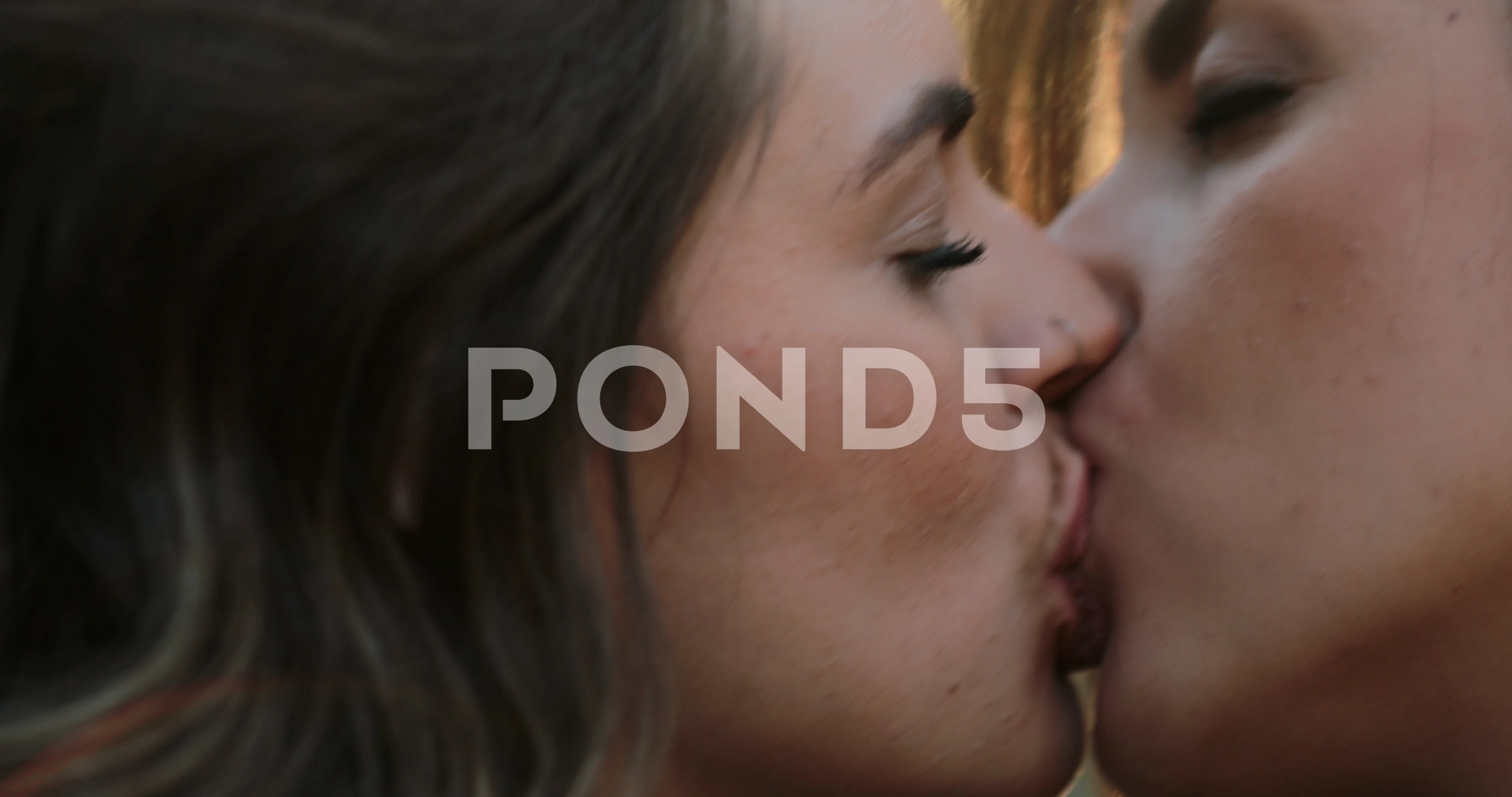 anusha ng recommends Passionate Lesbian Kissing