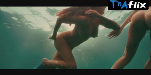 piranha 3d nude scenes