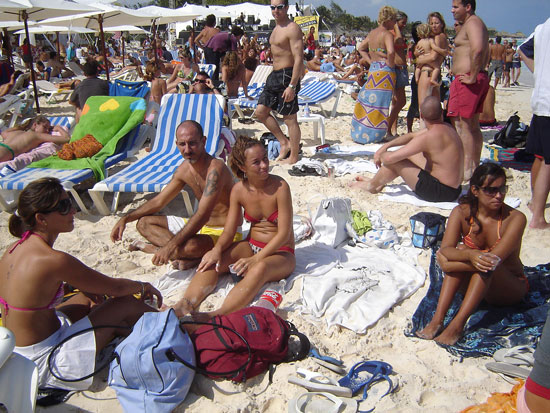 playa del carmen nudist