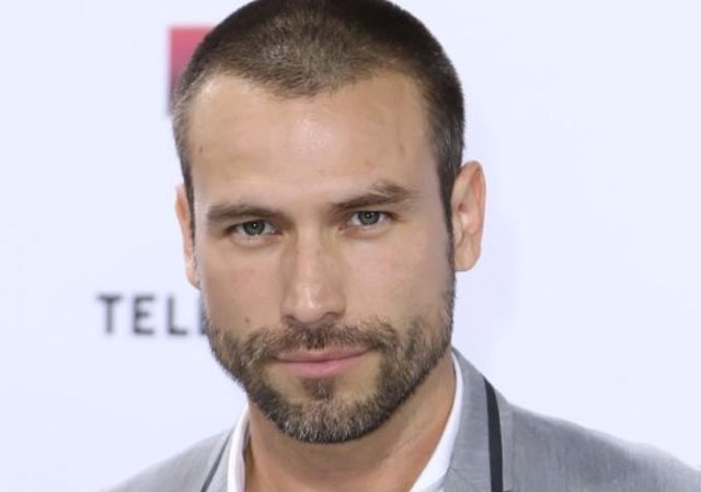 david dumoulin recommends Rafael Amaya Desnudo