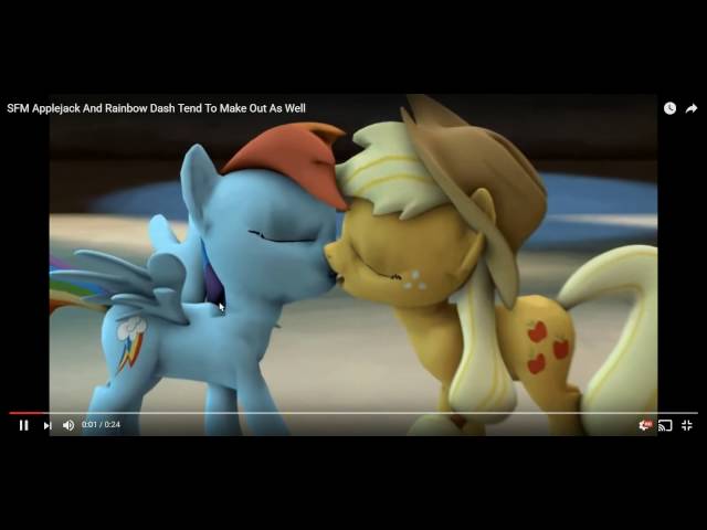 rainbow dash kisses applejack