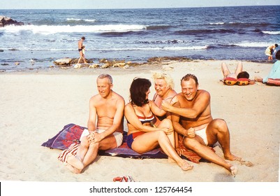 ayan das share retro vintage family naturism photos