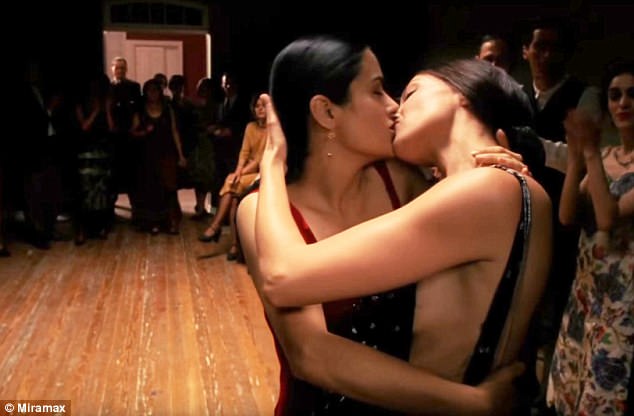 baylee matheson recommends salma hayek lesbian pic