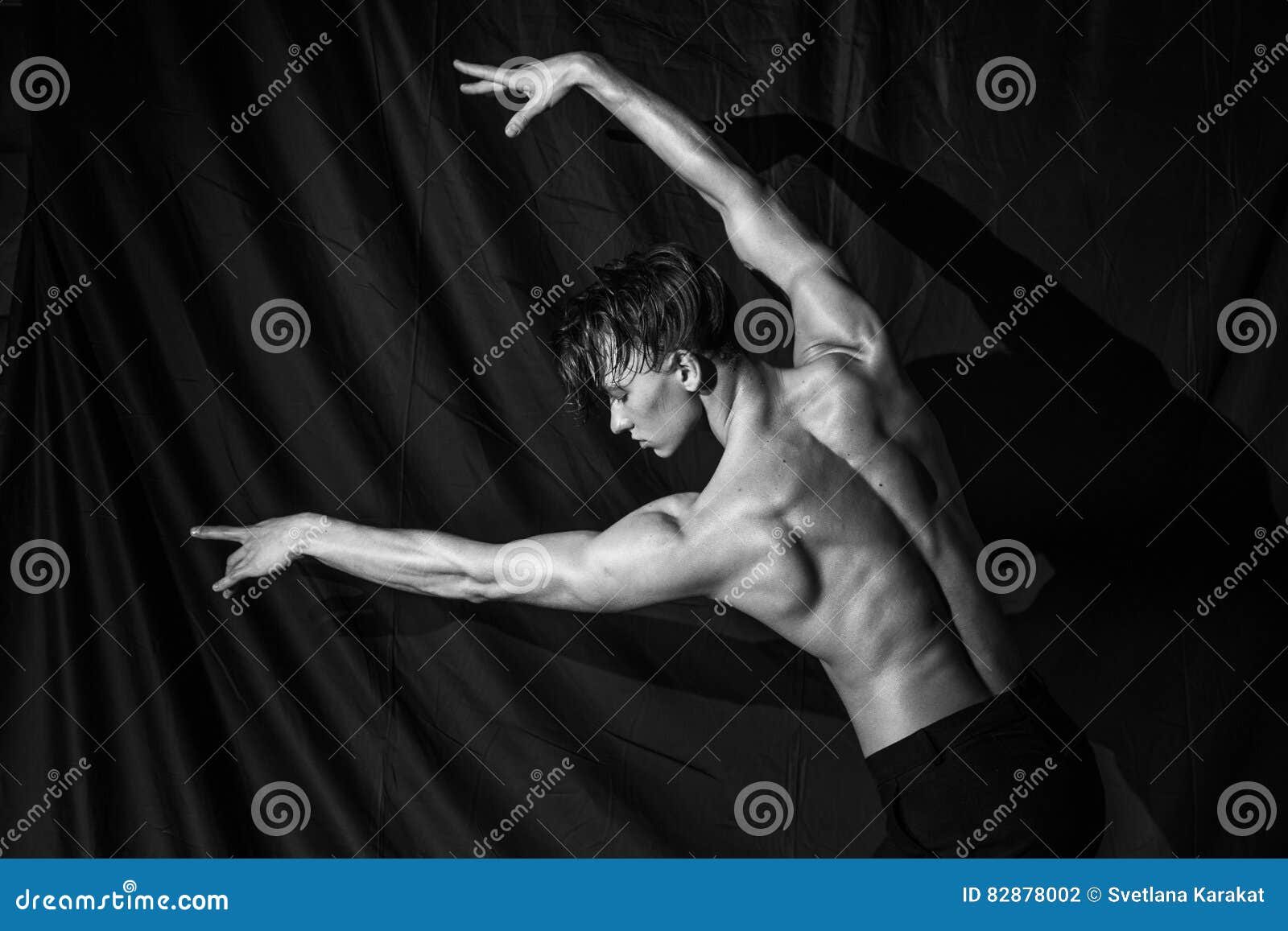 Sexy Men Dancing Naked com br