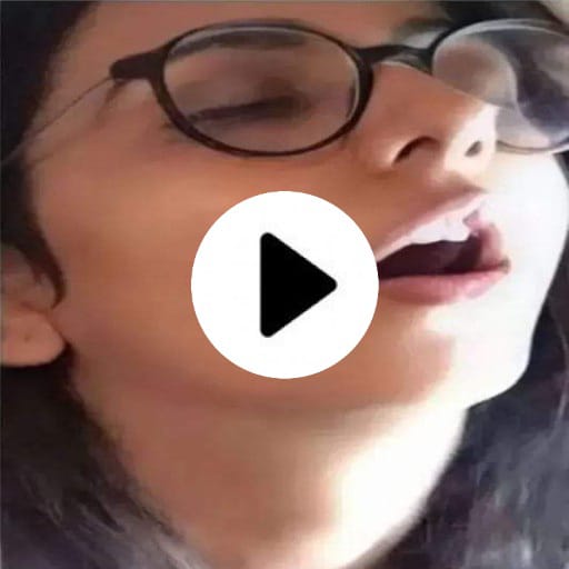 gorgeous women sucking dick