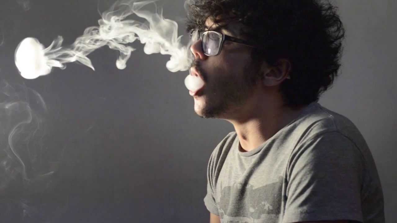 alyssa reaser share smoke tricks with hookah photos