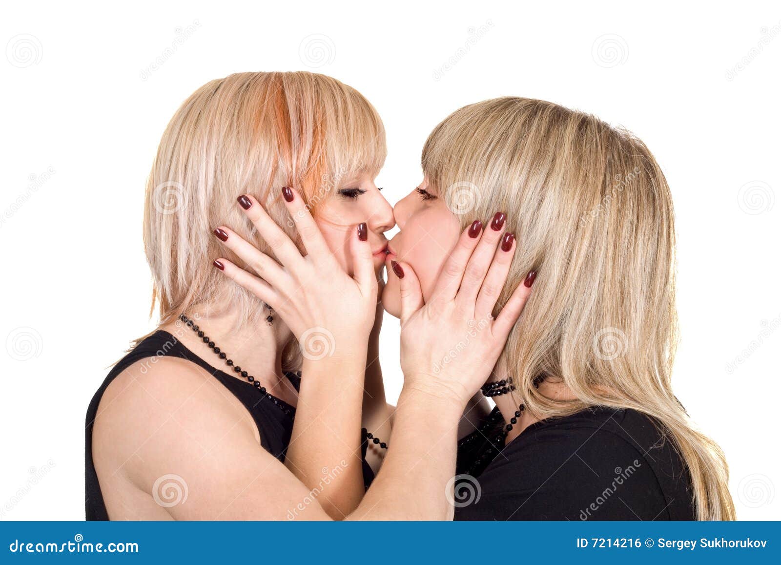 dean henne recommends two blonde girls kissing pic